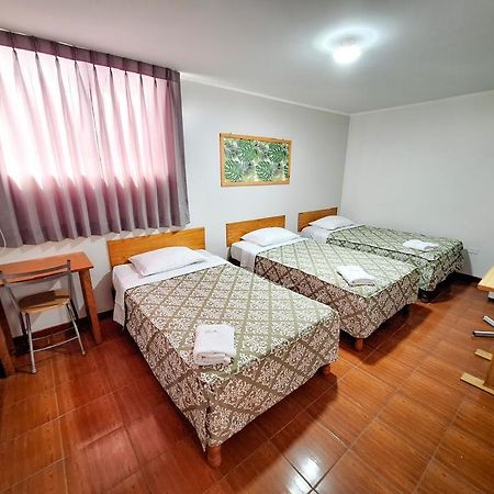 Hostal Montecarlo 카마나 외부 사진