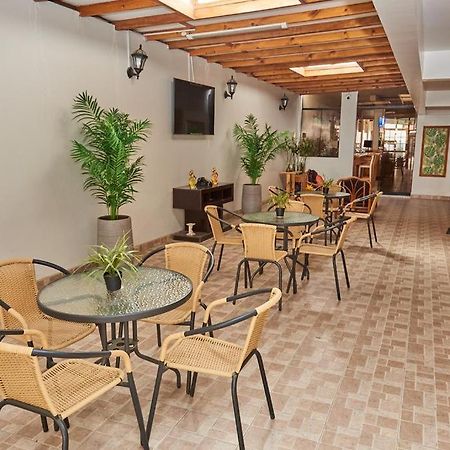 Hostal Montecarlo 카마나 외부 사진