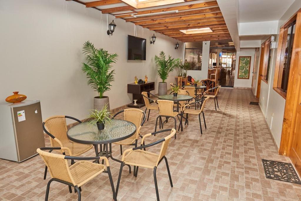 Hostal Montecarlo 카마나 외부 사진