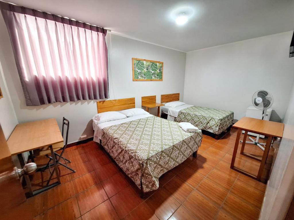 Hostal Montecarlo 카마나 외부 사진